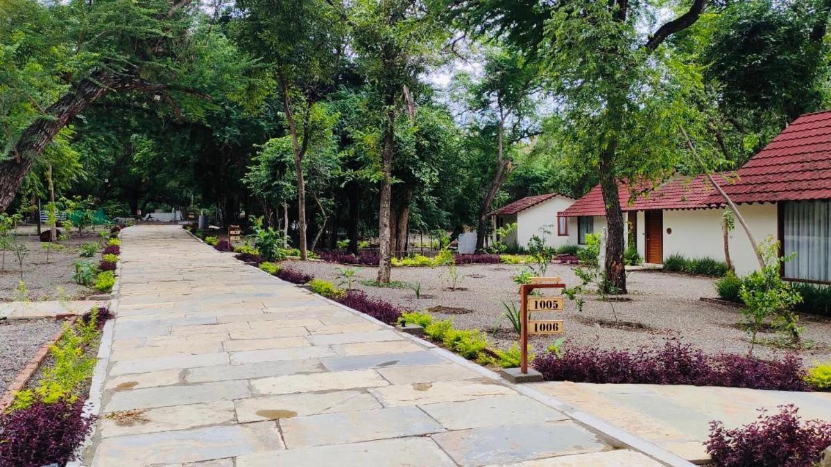 Aranya Vilas - A Nature Resort Udajpur Exteriér fotografie