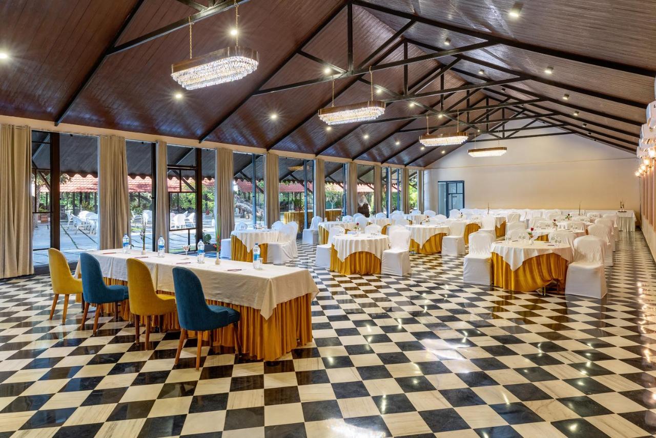 Aranya Vilas - A Nature Resort Udajpur Exteriér fotografie